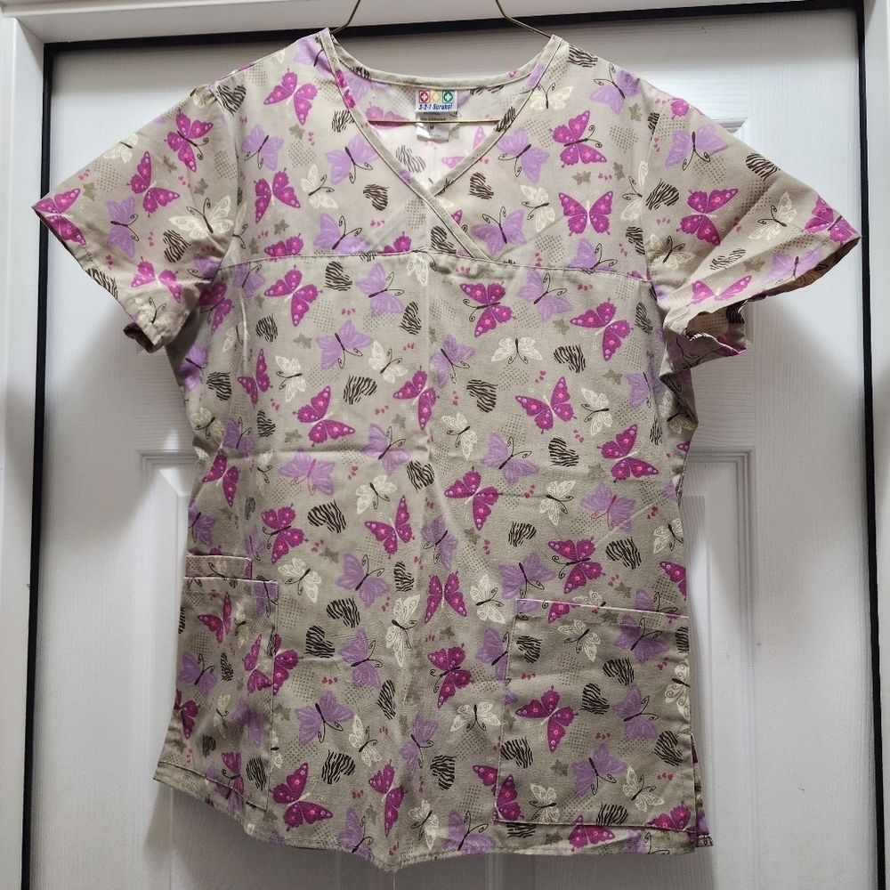 3-2-1 Scrub Tops Lot Women's Medium Hearts Butterflies Valentine's Day Nurse - Picture 9 of 16